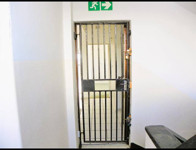 2 BEDROOM APARTMENT FOR SALE IN MARGATE BEACH